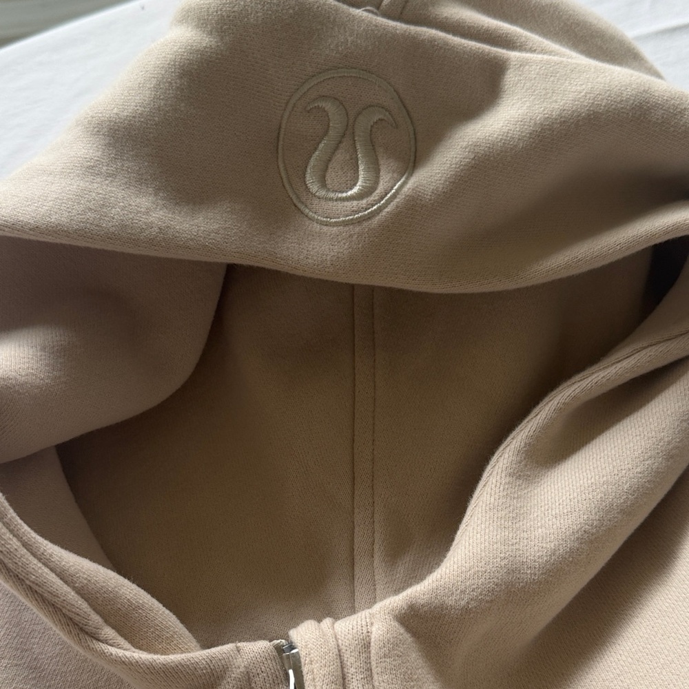 Lululemon Scuba Cropped Half-Zip Hooded Sweatshirt in Soft Beige - Picture 2 of 6